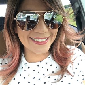 Meet your Posher, Ivania